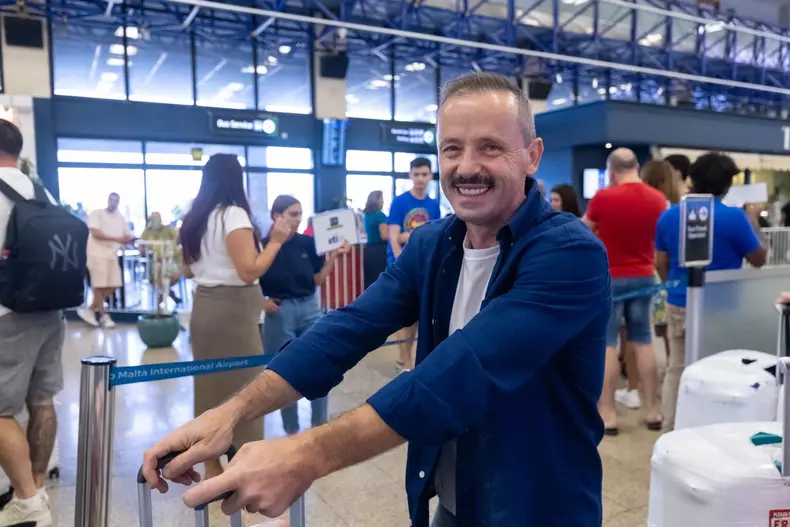 marius urzica in aeroport