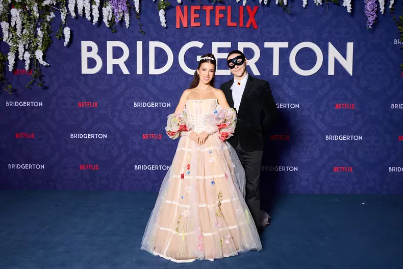 Netflix_BridgertonS04_photo_Bogdan_Petrice_598