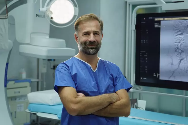 Dr. Rares Nechifor