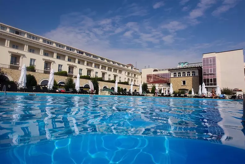 hotel iaki