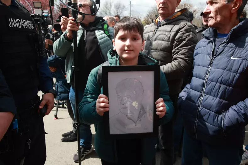 mormântul lui Mircea Lucescu (8)