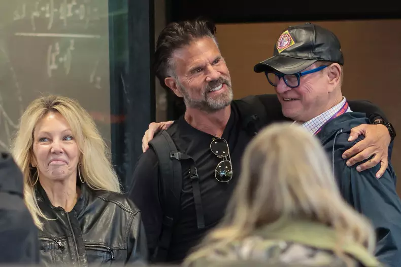 EXCLUSIVE: Lorenzo Lamas and Heather Locklear Are Spotted After First Public Appearance Together in New Jersey