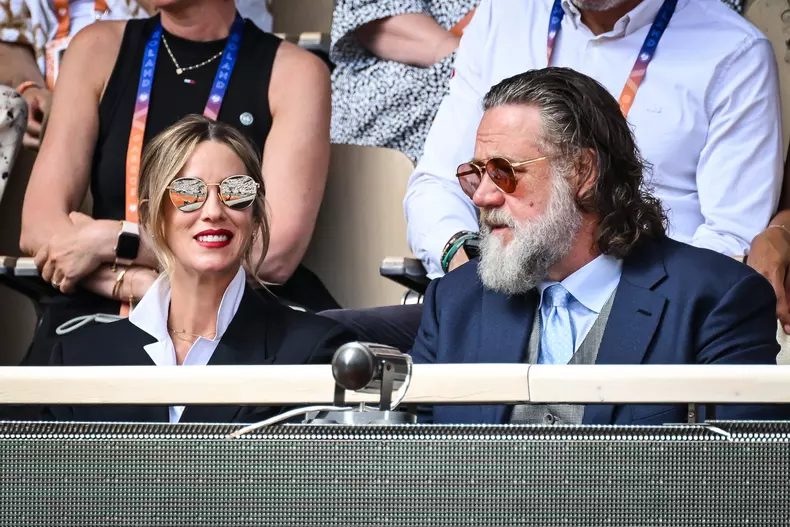 Russell Crowe si Britney 8