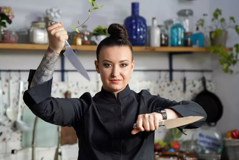 O concurentă de la „Chefi la cuțite” va avea propria emisiune, la Antena 1. Când începe Hello Chef