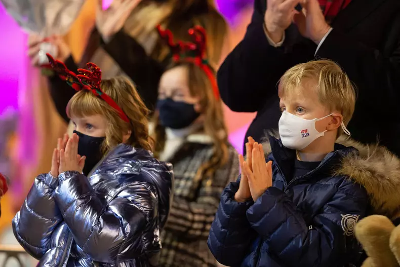 Ouverture du marché de Noël à Monaco en présence du prince Albert II, de ses enfants le prince Gabriel, la princesse Gabriella, de la princesse Caroline de Hanovre, de Pierre Casiraghi, sa femme Béatrice Borroméo , de leurs enfants Francesco et Stefano