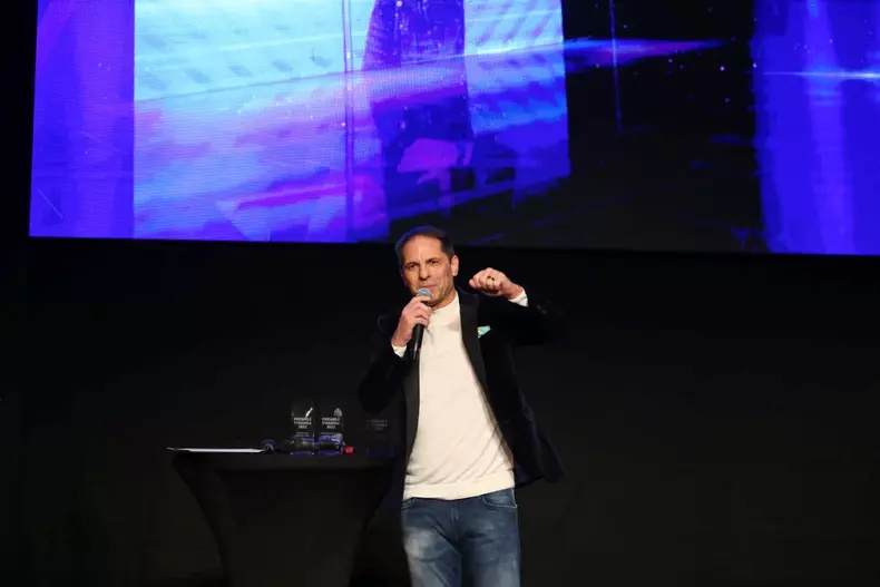 Dan Negru, discurs emoționant pe scena Premiilor TVmania 2022. Ce a spus despre regretatul Andrei Gheorghe (3)