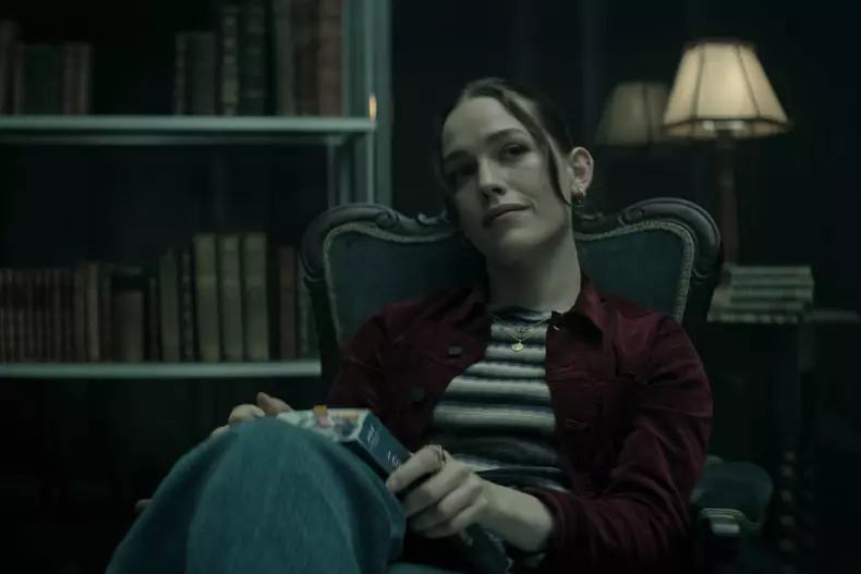 You serial cu Victoria Pedretti