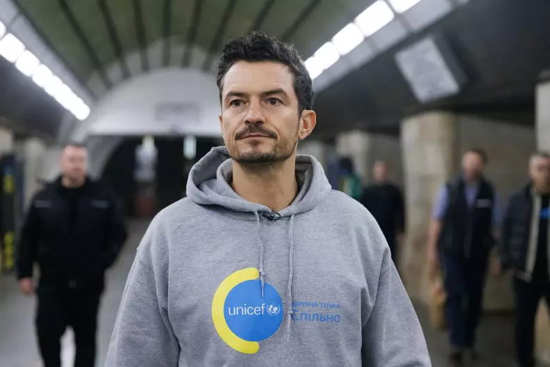 Orlando Bloom, ambassadeur de l’UNICEF, en visite auprès des enfants d'Ukraine