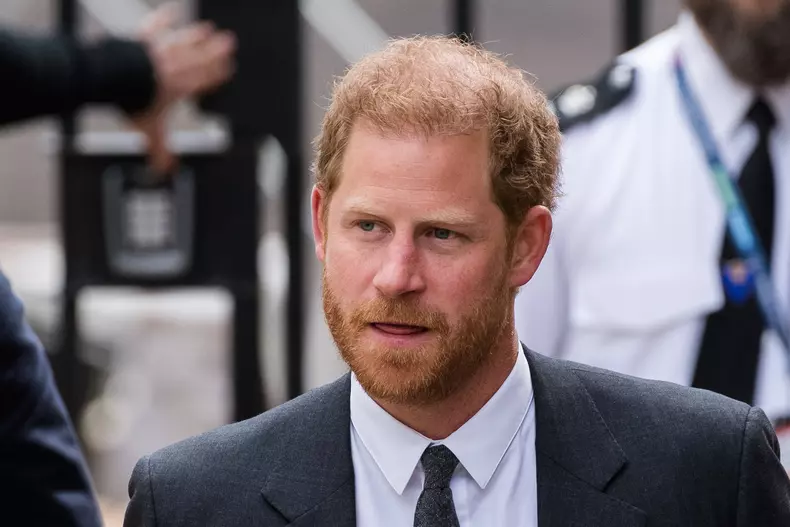 Prințul Harry va participa de unul singur la încoronarea regelui Charles. De ce va lipsi Meghan Markle