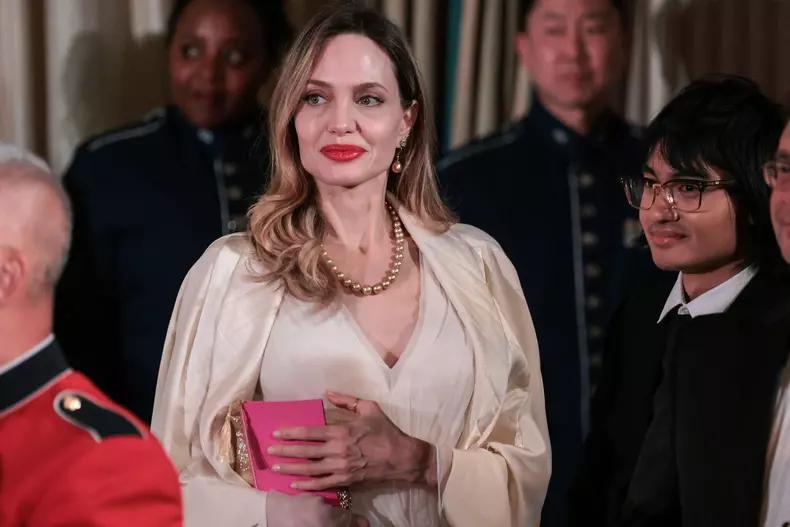 Angelina Jolie și Maddox Jolie-Pitt