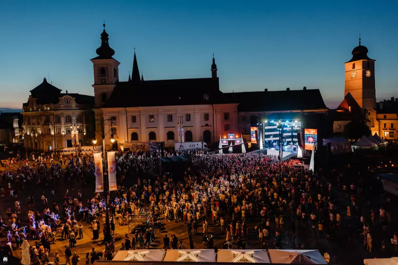 Iuliana Tudor ne asteapta la Festivalul Cantecele muntilor, timp de 8 saptamani, la TVR 1