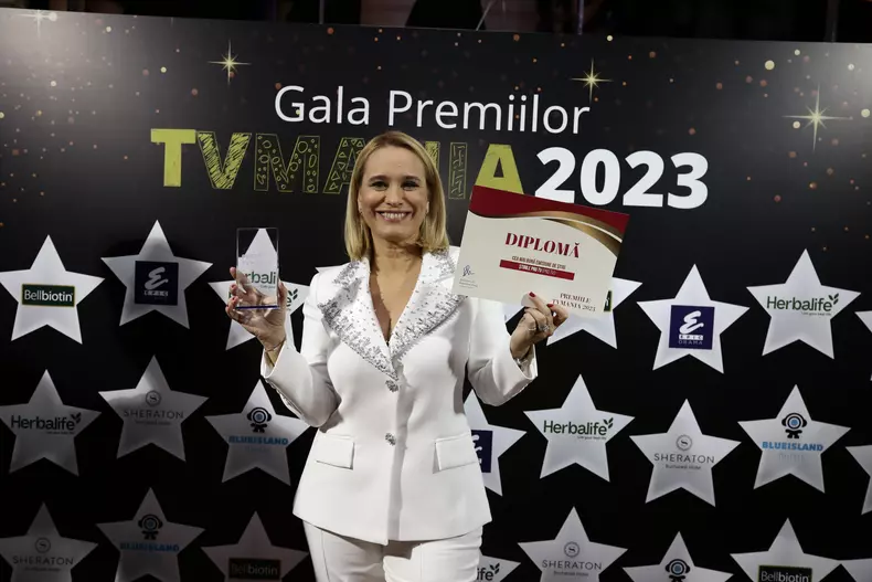 Andreea Esca și Corina Caragea, îmbrăcate la fel la gala Premiilor TVmania 2023. „Chiar așa am venit” (18)