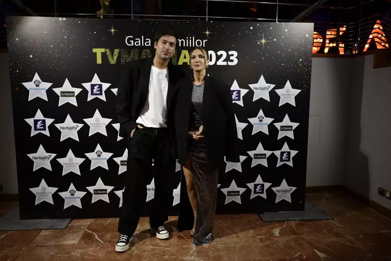 Radu Vâlcan, susținut de Adela Popescu, la Premiile TVmania 2023