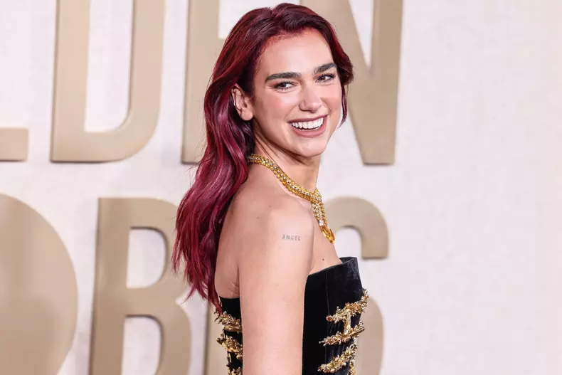 Dua Lipa, probleme din cauza rochiei la Globurile de Aur 2024