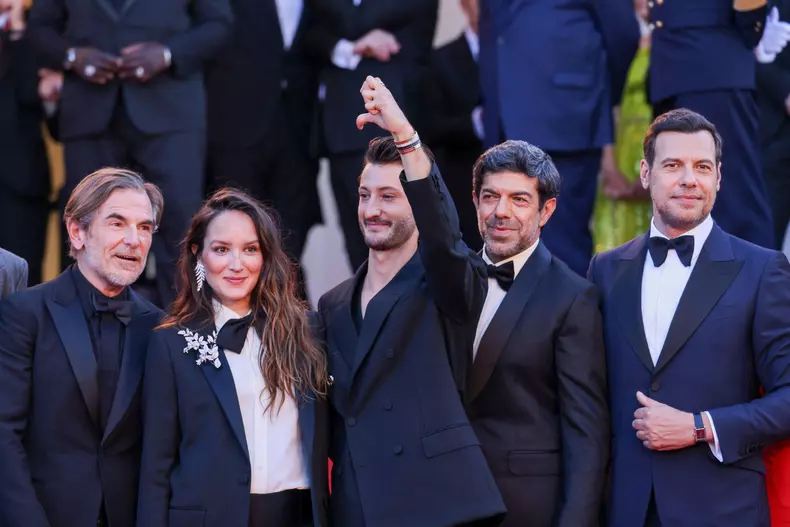 Cannes - Actorii din Le Comte De Monte Cristo, pe covorul rosu de la Cannes