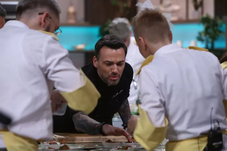 Chef Stefan, alaturi de echipa galbena_2