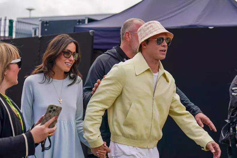 Imagini rare cu Brad Pitt și iubita lui 