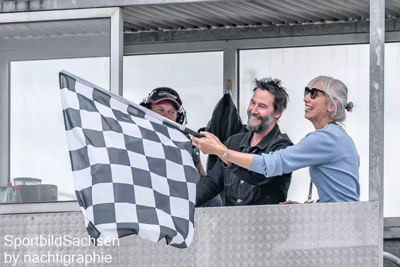 Hohenstein, Deutschland 05. - 07. Juli 2024: MotoGP Sachsenring Deutschland - 2024 Im Bild: Keanu Reeves und seine Frau