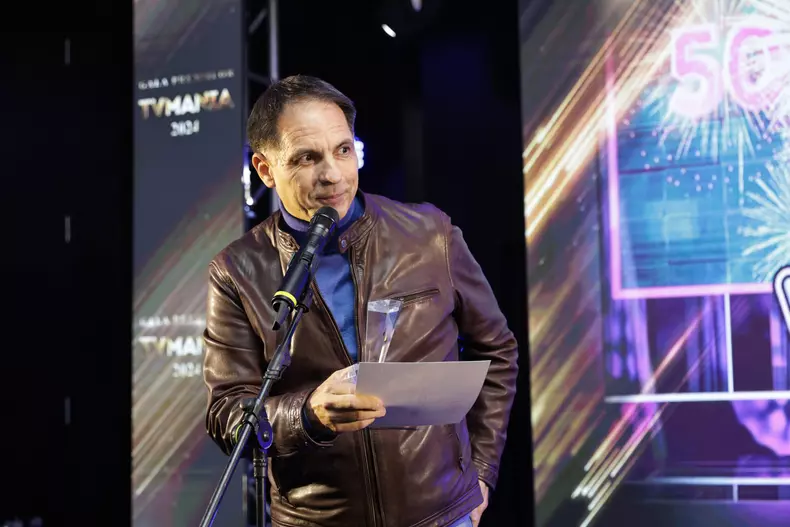 Dan Negru câștigă premiul TVmania 2024 (8)