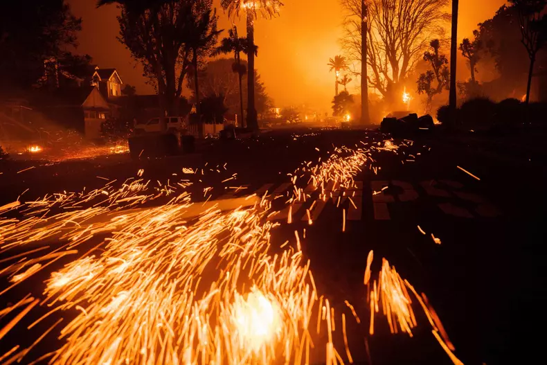 US: Powerful Winds Fuel Multiple Fires Across Los Angeles Area