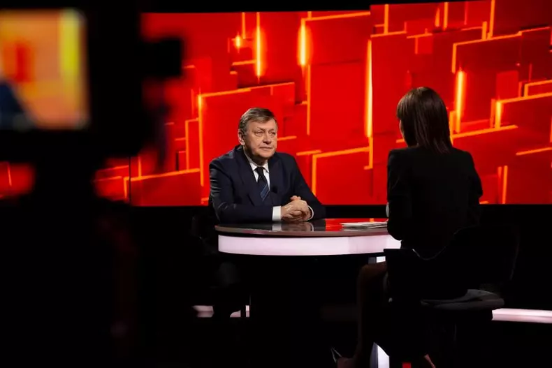 CRIN_ANTONESCU - 40 de intrebari cu Denise Rifai