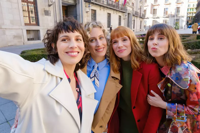 Valeria, imagini din sezonul 4 al serialului spaniol de pe Netflix (6)