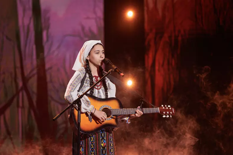 Simona Besleaga - Romanii au talent (2)