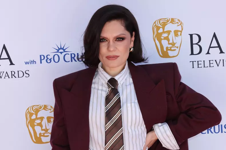 Jessie-J-diagnosticată-cancer-la-sân