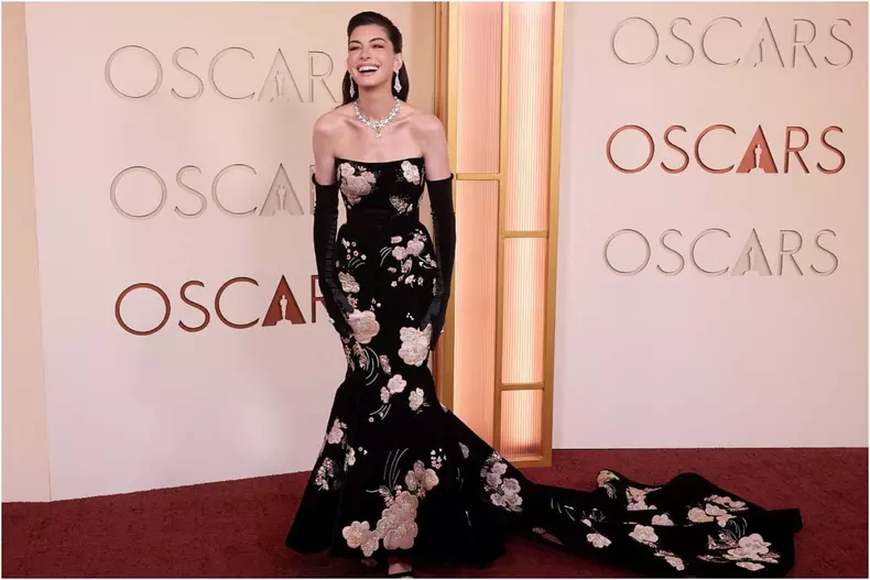 Anne Hathaway la Oscar 2026