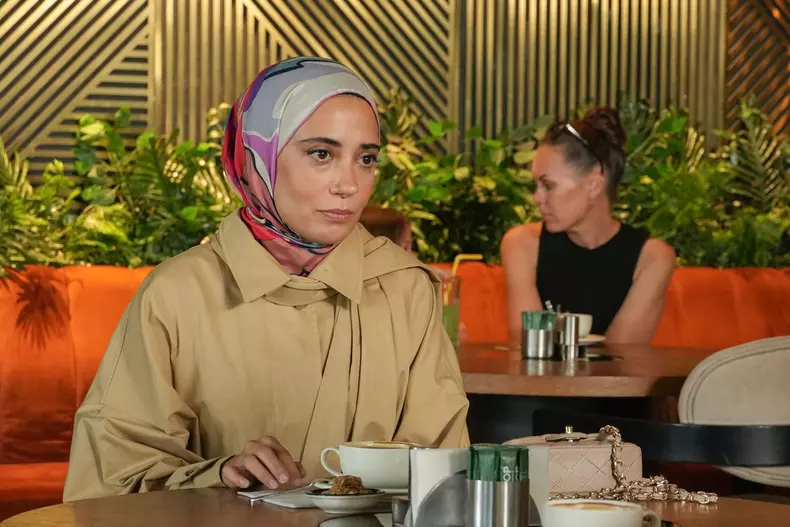 Ceren Karakoç - personaj Nursema - O dragoste - Kanal D
