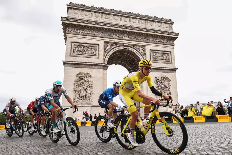 TOPSHOT-CYCLING-TDF-2025-STAGE 21