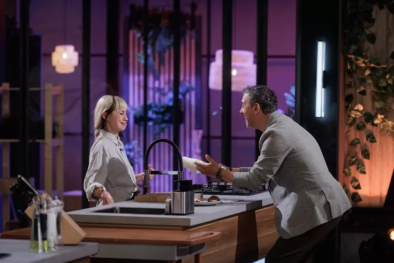 duel Belinda Liu vs. Alex Mercea_ep. 2_6