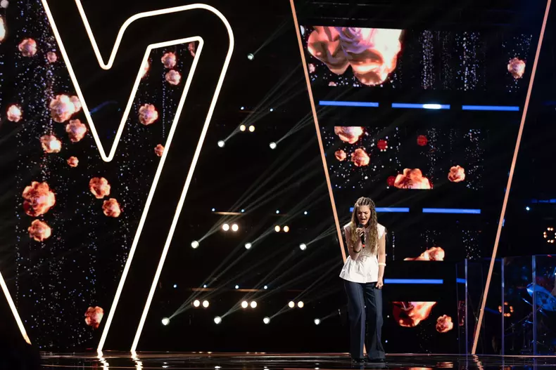 maya-giotea-britains-got-talent-vocea-romaniei (3)
