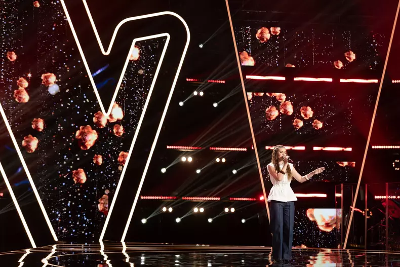 maya-giotea-britains-got-talent-vocea-romaniei (6)