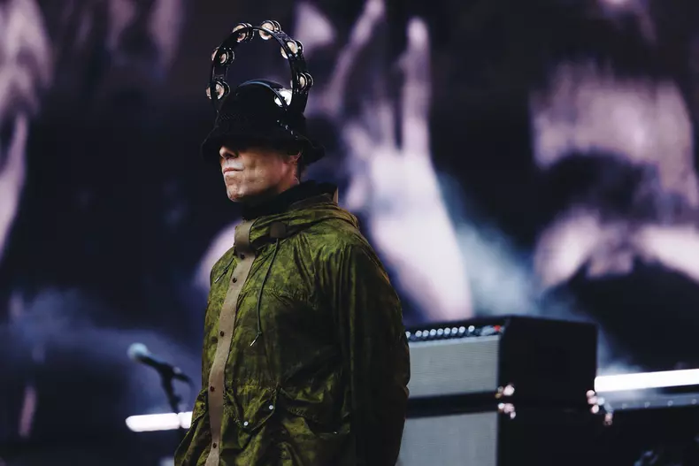 Oasis: Don't Look Back in Anger