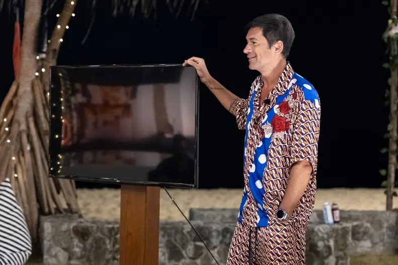 Radu Vâlcan, TV în casă