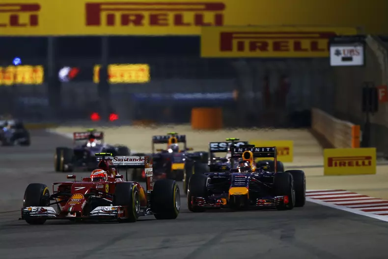 Raikkonen_holding off the Red Bulls