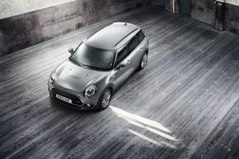 Mini-Clubman-super-bowl