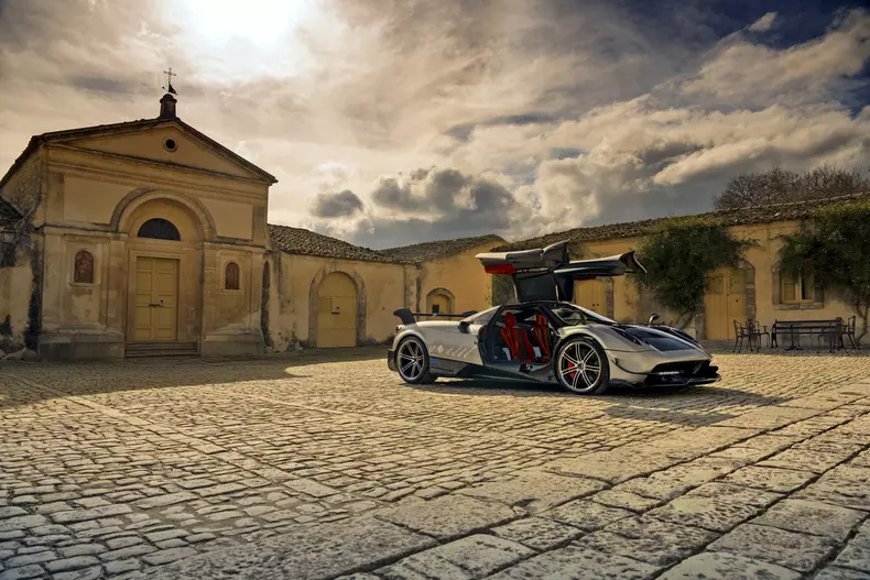 2016 pagani huayra bc (31)