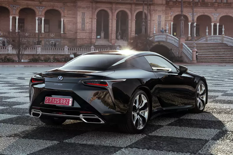 2017-lexus-lc-coupe-44