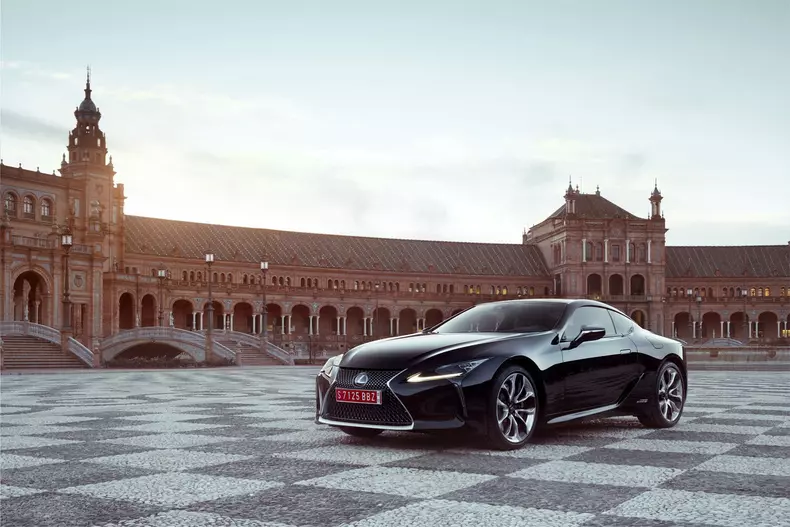 2017-lexus-lc-coupe-48