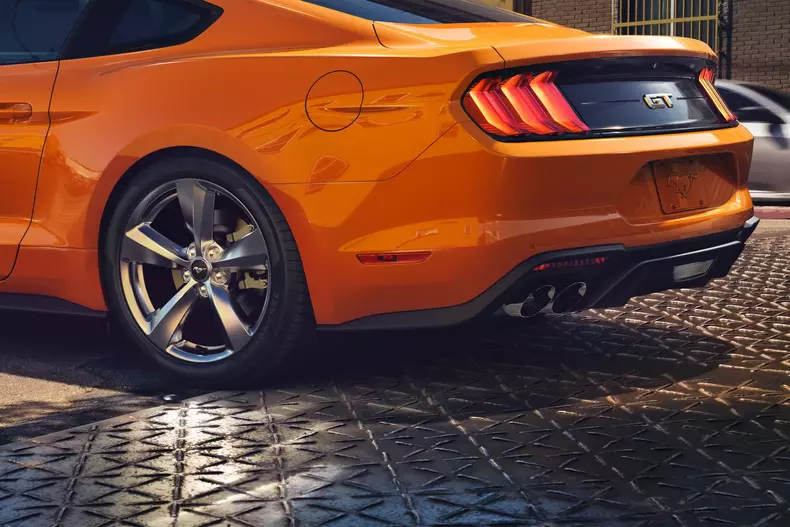 2017-ford-mustang-facelift-4