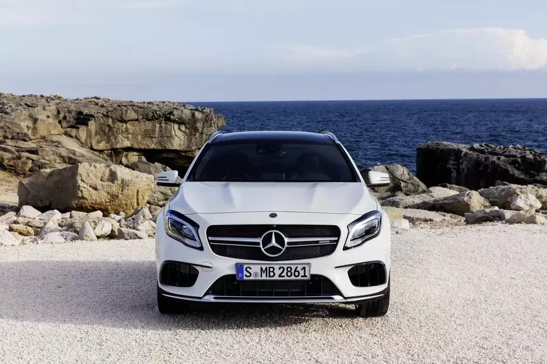 2017-mercedes-benz-gla-facelift-85