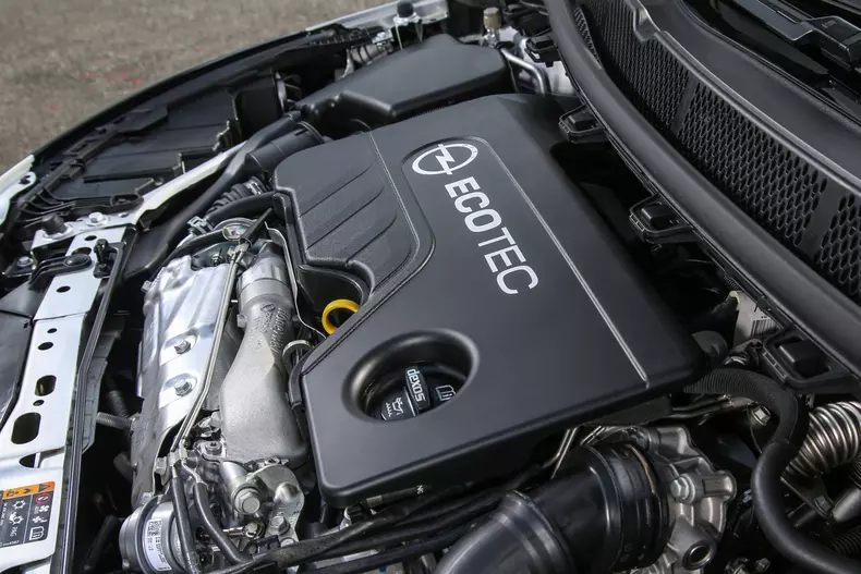 Opel-Astra-1.6-BiTurbo-CDTI-301330