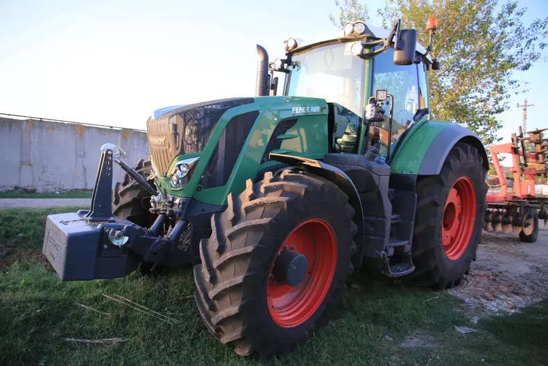 tractor8