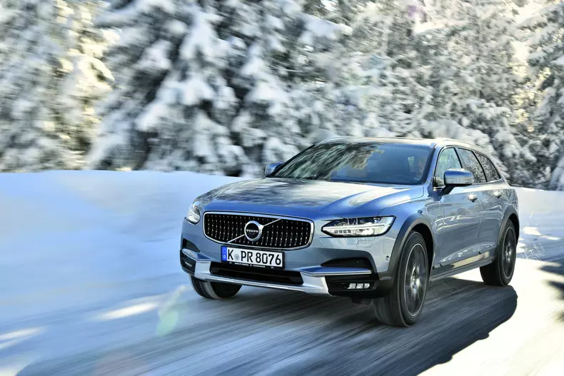 Volvo V90 Cross Country, D5 AWD, Mussel Blau-Metallic
