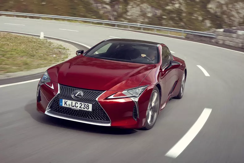 Lexus_LC500_dynamic_021
