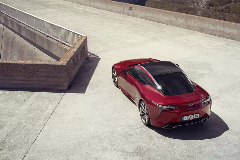 Lexus_LC500_static_004