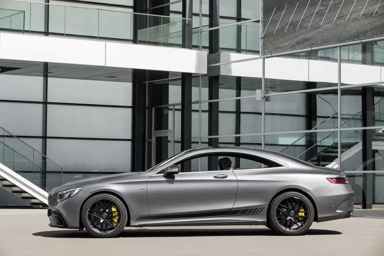 Mercedes-AMG S 63 4MATIC+ Coupé Yellow Night Edition