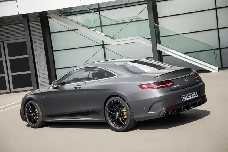 Mercedes-AMG S 63 4MATIC+ Coupé Yellow Night Edition